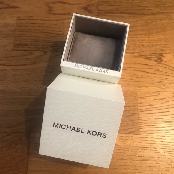 Michael Kors Watch Box